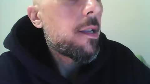 mariinwi online show from March 22, 2026, 3:43 am