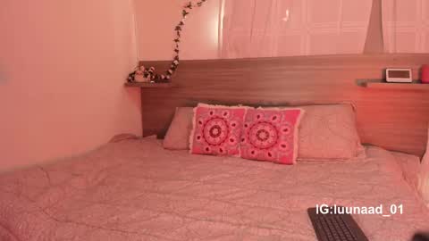 Luna Dulk online show from November 1, 2025, 1:57 pm