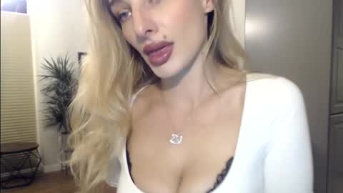 MarilynDevilish online show from December 3, 2024, 9:23 pm