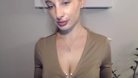 MarilynDevilish online show from December 13, 2024, 3:43 pm