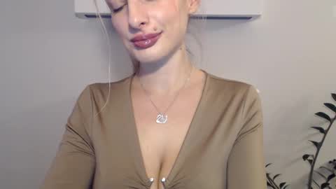 MarilynDevilish online show from December 13, 2024, 7:32 pm