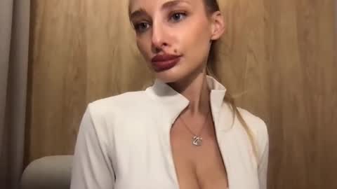 MarilynDevilish online show from December 30, 2024, 9:40 pm