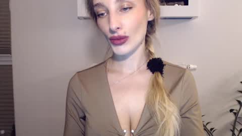 MarilynDevilish online show from January 16, 2025, 3:56 pm