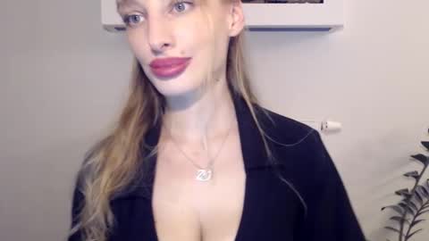 MarilynDevilish online show from January 24, 2025, 9:37 pm