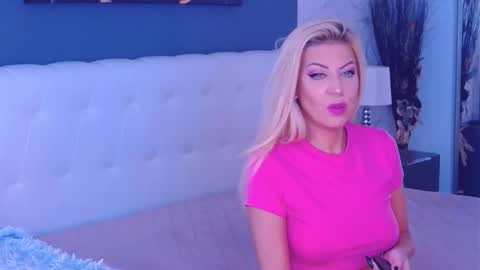 Mary Mais online show from September 22, 2025, 6:26 am