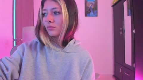Snapshot of marin_kitoko chatting on June 8, 2026, 12:16 pm Marin kitoko online show from June 8, 2026, 12:16 pm