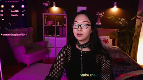 Marine  online show from March 6, 2025, 5:33 pm