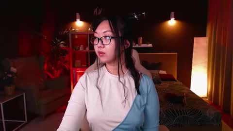 Marine  online show from October 13, 2025, 2:06 pm