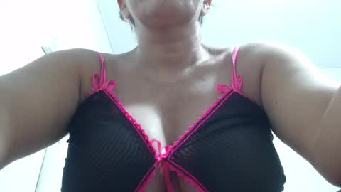 mariska_69 online show from September 18, 2025, 1:02 pm