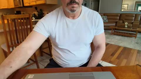 Mark online show from March 5, 2025, 1:06 pm