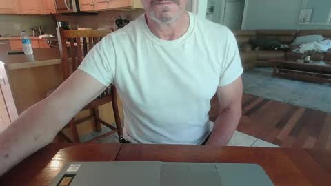 Mark online show from October 6, 2025, 6:38 pm