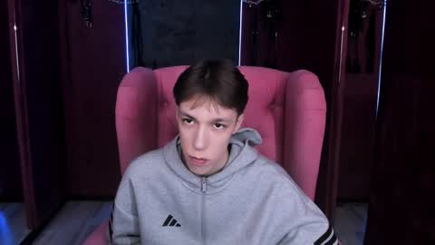 Mark online show from October 19, 2025, 10:49 am