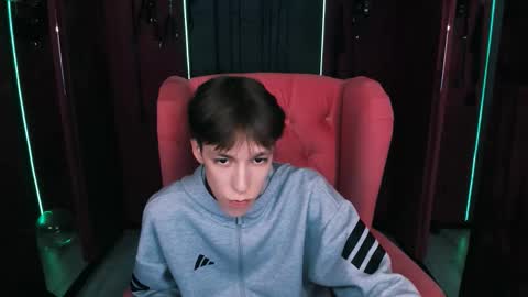 Mark online show from October 27, 2025, 10:52 am