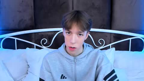 Mark online show from November 9, 2025, 10:46 am