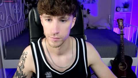 mark_caron online show from September 25, 2025, 8:12 pm