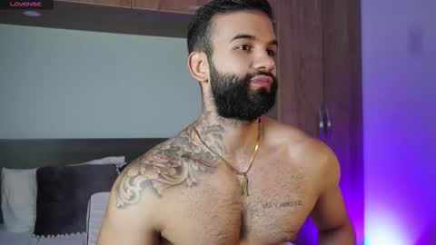 Mark online show from October 6, 2025, 9:01 pm