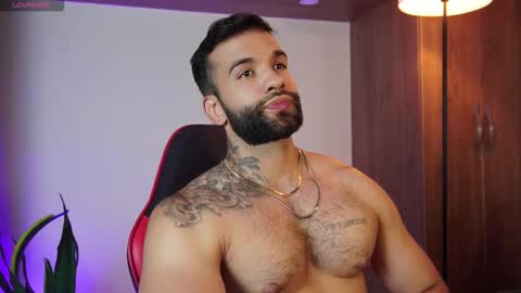 Mark online show from November 15, 2025, 9:54 pm