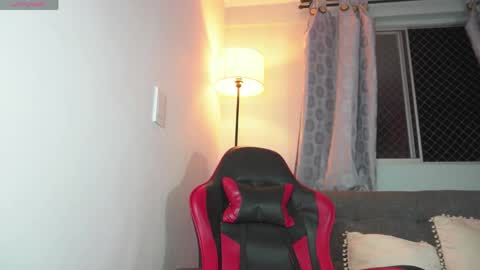 Snapshot of mark_hazze chatting on May 15, 2026, 11:45 pm Mark online show from May 15, 2026, 11:45 pm