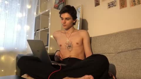 Mark online show from October 28, 2025, 12:30 pm