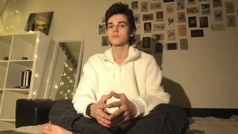 Mark online show from November 14, 2025, 3:00 pm