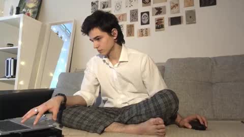 Mark online show from November 15, 2025, 11:29 am