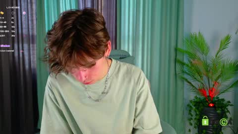 Snapshot of mark_safr chatting on April 3, 2026, 8:34 am Mark online show from April 3, 2026, 8:34 am