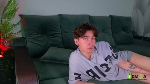 Snapshot of mark_safr chatting on May 16, 2026, 3:22 pm Mark online show from May 16, 2026, 3:22 pm