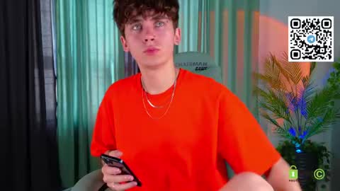 Snapshot of mark_safr chatting on June 13, 2026, 10:24 am Mark online show from June 13, 2026, 10:24 am
