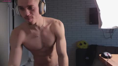 Mark online show from December 5, 2024, 10:01 pm