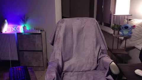 Mark online show from February 11, 2025, 9:35 pm