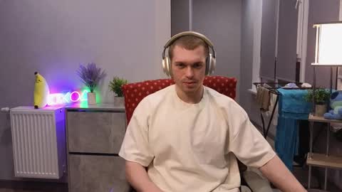 Mark online show from February 14, 2025, 7:54 pm