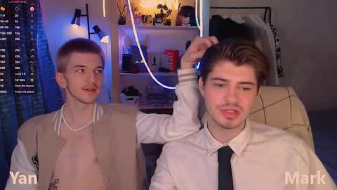 Snapshot of mark_sun chatting on December 19, 2025, 6:26 pm Mark online show from December 19, 2025, 6:26 pm