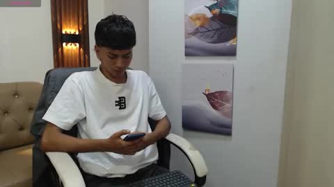 markbowie online show from October 4, 2025, 4:32 am