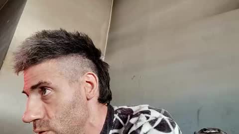 markinhobro online show from April 13, 2026, 2:55 pm