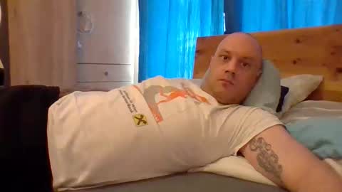 markus_7 online show from April 22, 2026, 1:23 pm