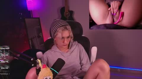 Snapshot of marlena3312 chatting on November 30, 2025, 3:16 pm Marlena online show from November 30, 2025, 3:16 pm