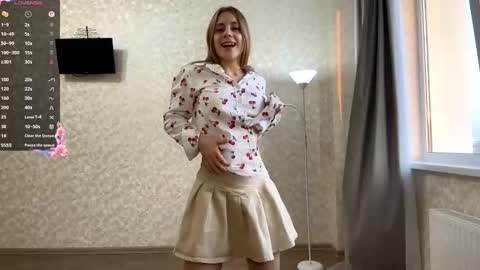 Olivia online show from November 8, 2025, 1:22 pm