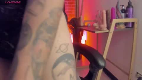 Snapshot of marllena chatting on September 22, 2025, 11:34 am mar online show from September 22, 2025, 11:34 am