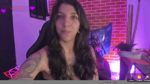 Snapshot of marllena chatting on October 18, 2025, 12:17 pm mar online show from October 18, 2025, 12:17 pm