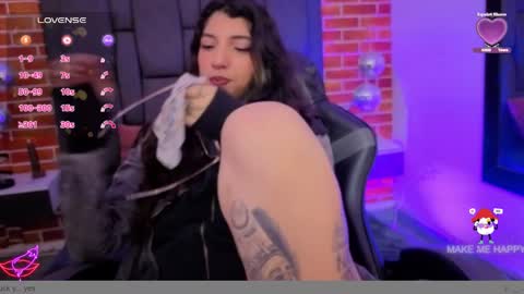 Snapshot of marllena chatting on January 7, 2026, 12:40 pm mar online show from January 7, 2026, 12:40 pm