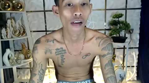 marlmoreno10 online show from December 21, 2025, 2:57 pm