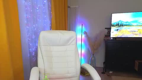 Alena online show from February 25, 2025, 10:50 pm