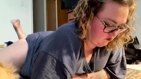 maroon_moon online show from February 17, 2025, 8:04 pm