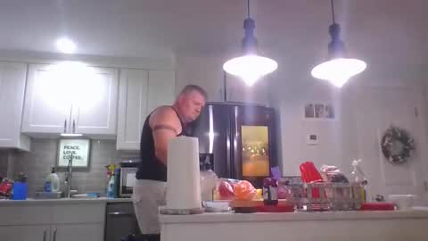 marriedguyold online show from April 17, 2026, 4:10 pm