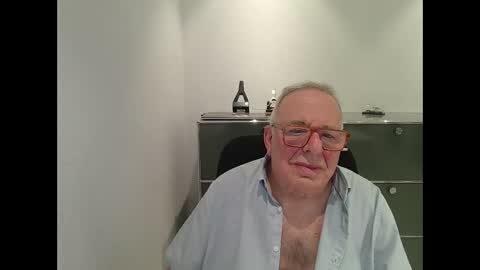 martin_1947 online show from September 12, 2025, 8:53 pm