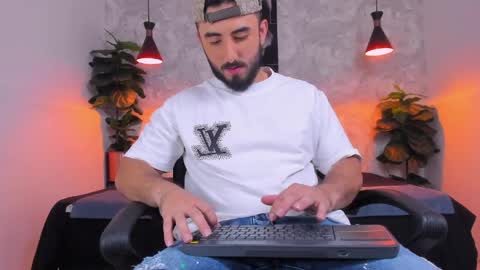 Martin Foster online show from April 4, 2026, 4:00 am