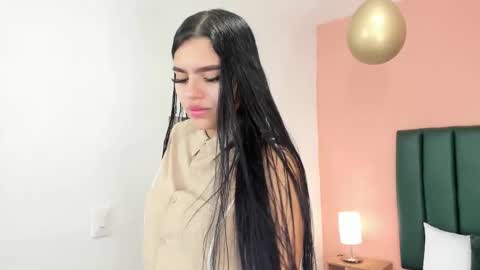 Martina Divine online show from November 26, 2025, 11:22 am