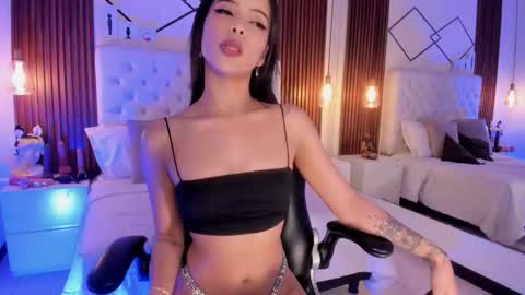 Martina online show from November 30, 2025, 9:13 am