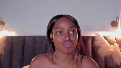 Laura online show from September 18, 2025, 8:33 pm