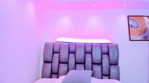 Martina online show from November 25, 2025, 1:55 pm